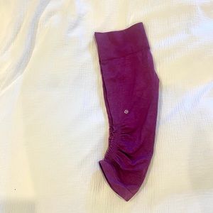 Lululemon crop leggings used but great condition! Magenta color pops!